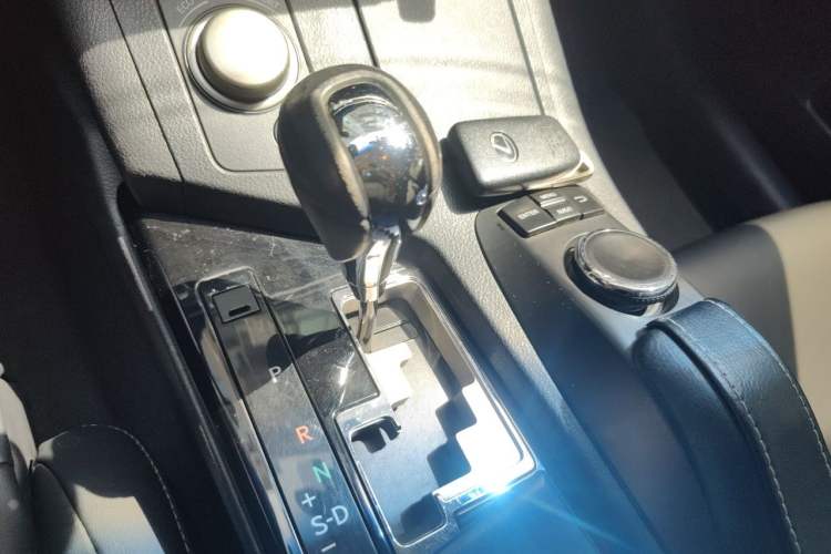Used Lexus ES 2013 250 Elite Edition Gear Lever