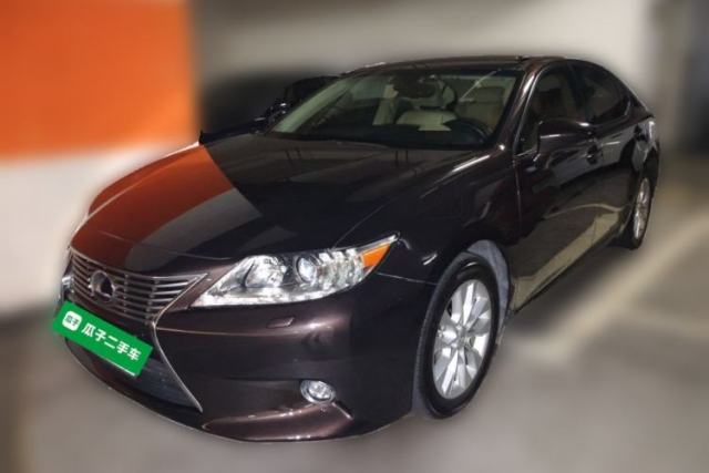 Used Lexus ES 2013 300h Elite Edition