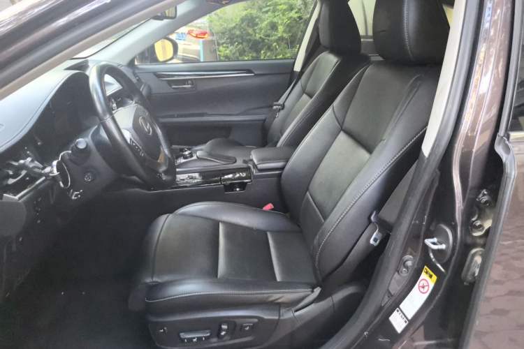 Used Lexus ES 2013 300h Elite Edition Left Front Seat