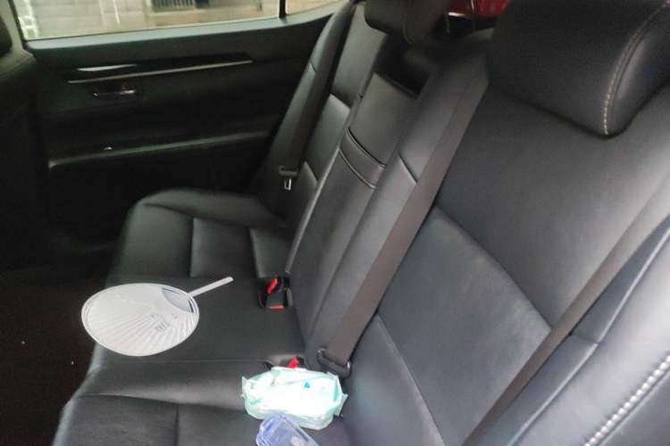 Used Lexus ES 2013 300h Elite Edition Left Rear Seat