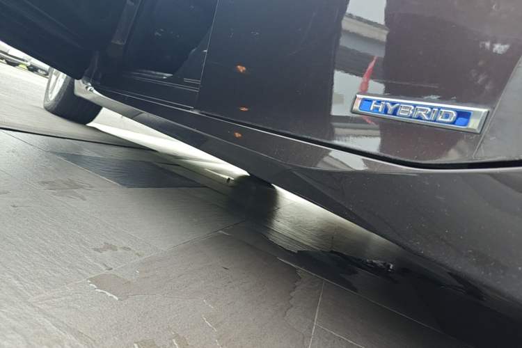 Used Lexus ES 2013 300h Elite Edition Left Side Sill