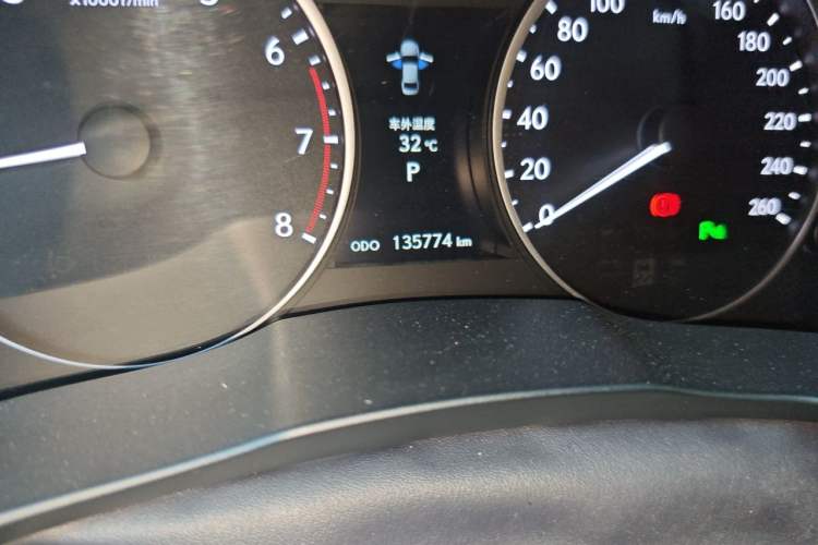 Used Lexus ES 2013 250 Elegant Edition Odometer Close Up