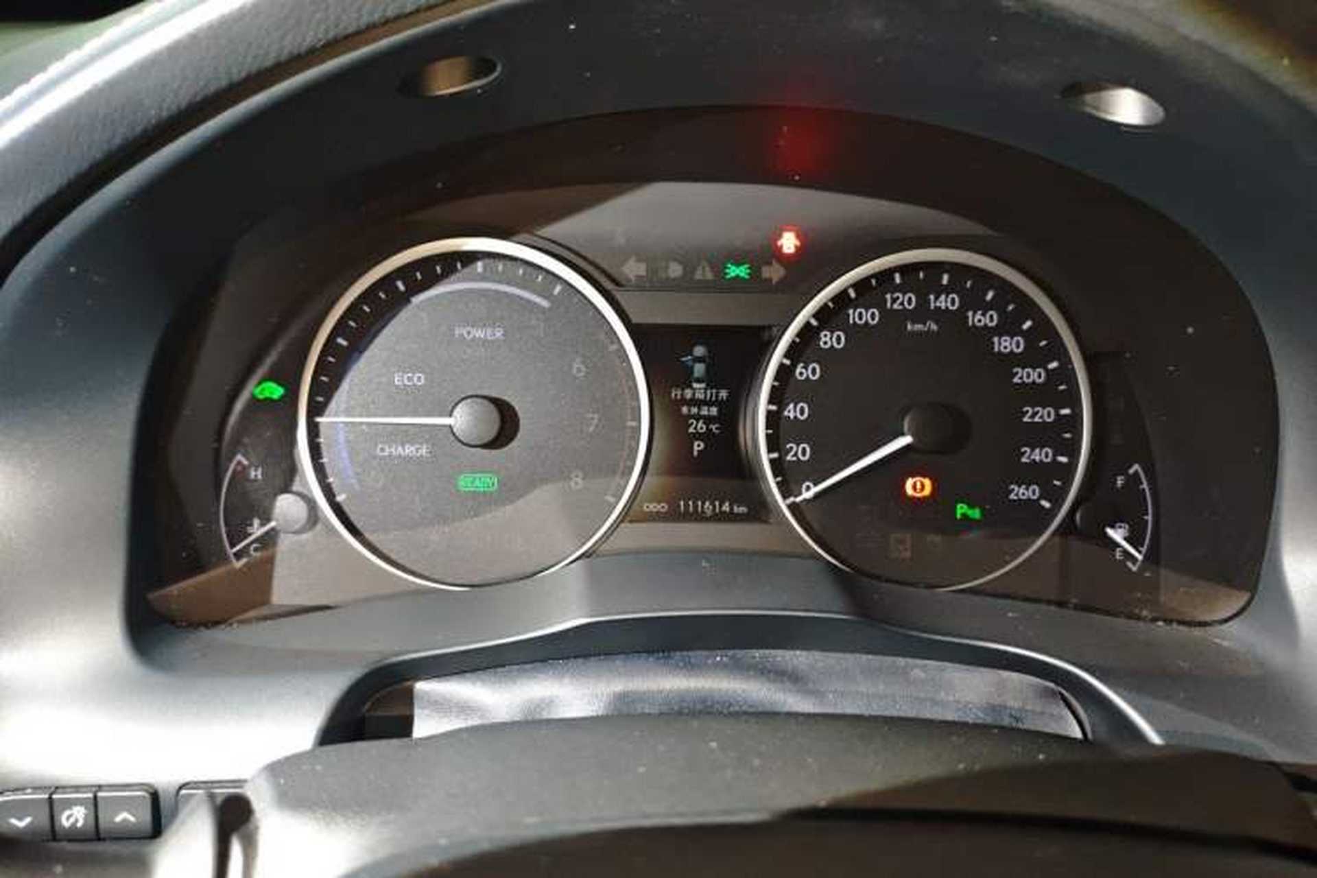 Used Lexus ES 2013 300h Elite Edition Odometer Close Up