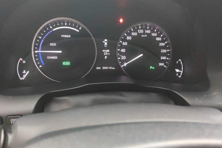 Used Lexus ES 2013 300h Elite Edition Odometer Close Up