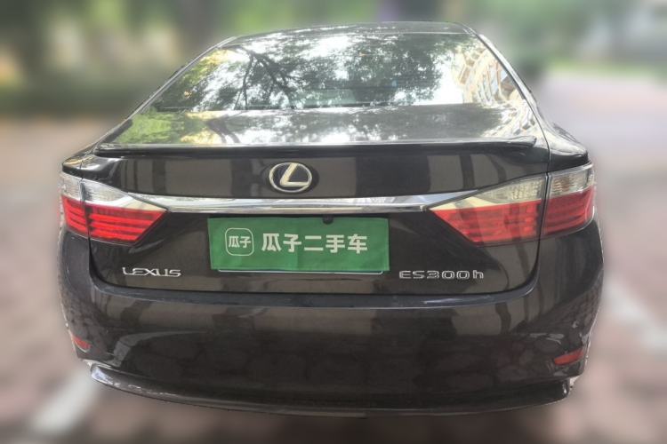 Used Lexus ES 2013 300h Elite Edition Rear