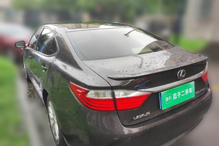 Used Lexus ES 2013 300h Elite Edition Rear Left 45 Deg