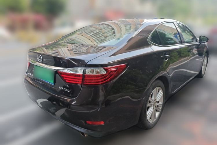 Used Lexus ES 2013 250 Elegant Edition Rear Right 45 Deg