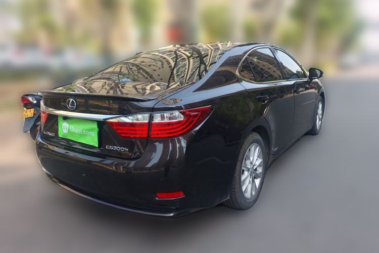 Used Lexus ES 2013 300h Elite Edition Rear Right 45 Deg