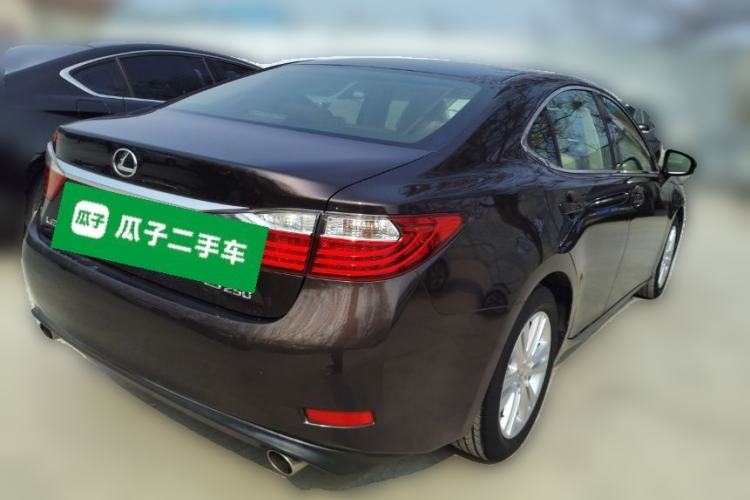 Used Lexus ES 2013 250 Elegant Edition Rear Right 45 Deg