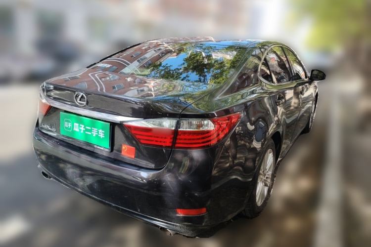 Used Lexus ES 2013 250 Elegant Edition Rear Right 45 Deg