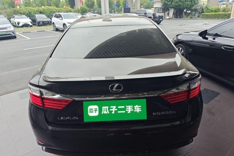 Used Lexus ES 2013 300h Elite Edition Rear