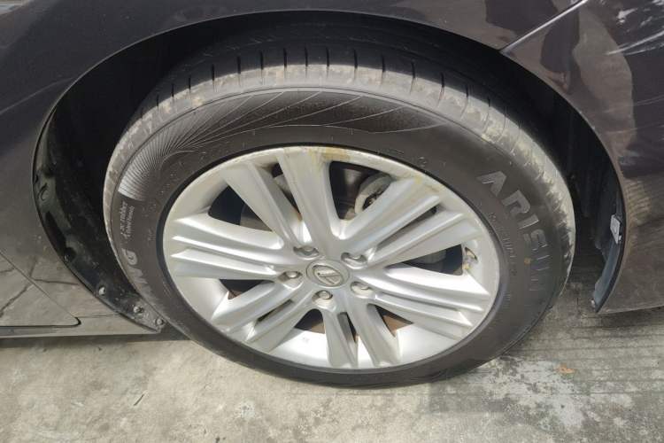 Used Lexus ES 2013 250 Elite Edition Right Front Wheel Hub