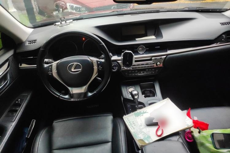 Used Lexus ES 2013 300h Elite Edition Steering Wheel