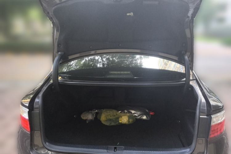 Used Lexus ES 2013 300h Elite Edition Trunk