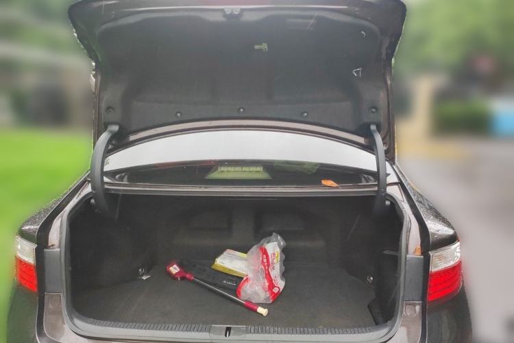 Used Lexus ES 2013 300h Elite Edition Trunk