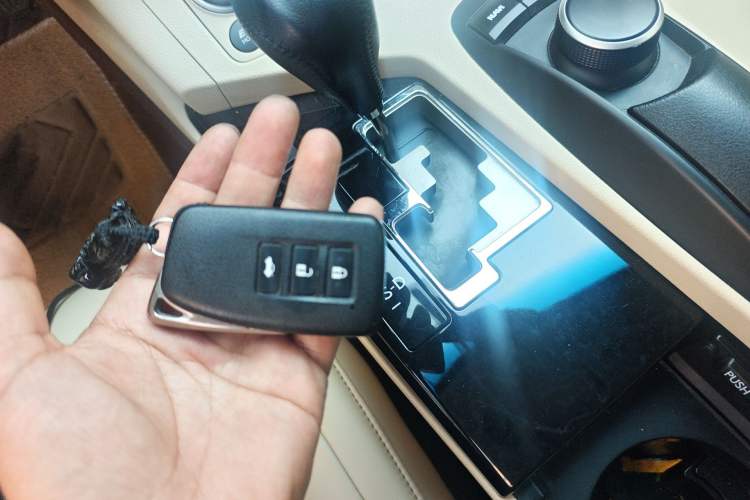 Used Lexus ES 2013 300h Elite Edition Vehicle Key