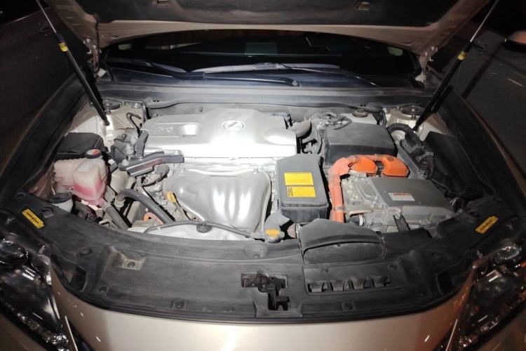 Used Lexus ES 2013 300h Elite Edition Engine Bay