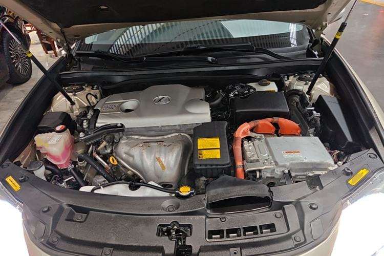 Used Lexus ES 2013 300h Elite Edition Engine Bay