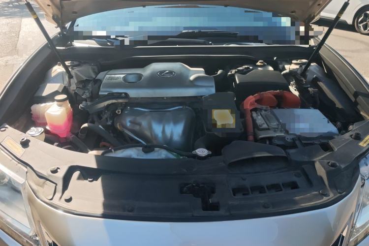 Used Lexus ES 2013 300h Elite Edition Engine Bay