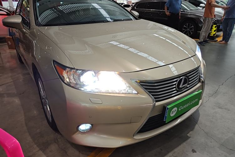 Used Lexus ES 2013 300h Elite Edition Exterior 1