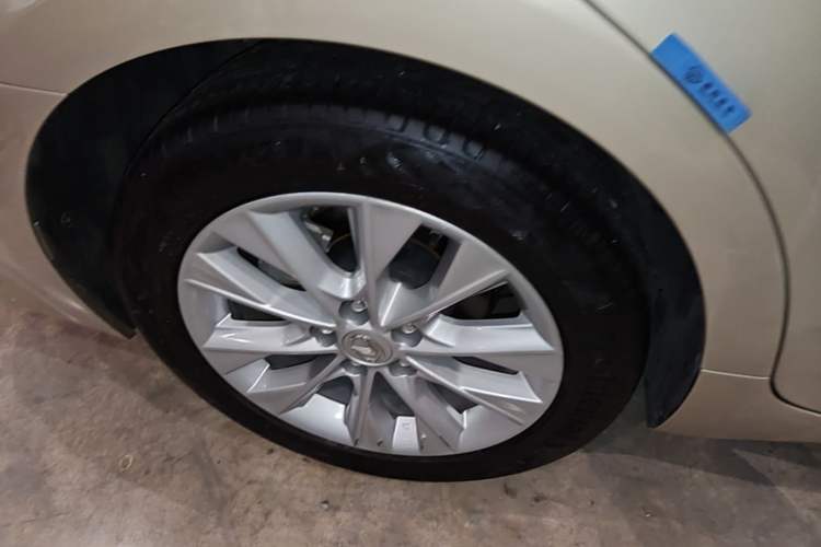 Used Lexus ES 2013 300h Elite Edition Exterior 5