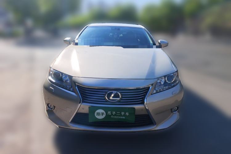 Used Lexus ES 2013 300h Elite Edition Front