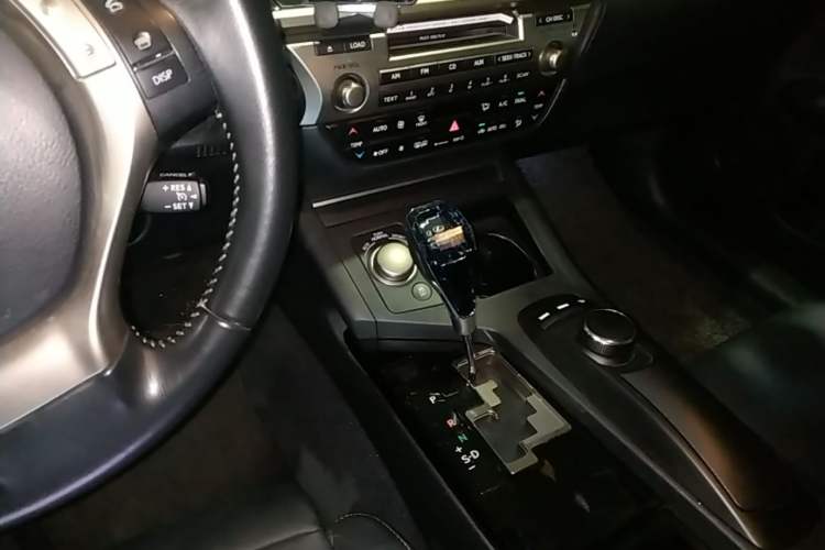 Used Lexus ES 2013 250 Elite Edition Gear Lever