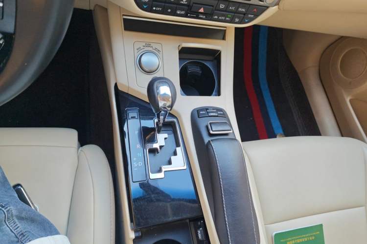 Used Lexus ES 2013 250 Elite Edition Gear Lever