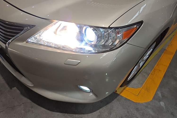 Used Lexus ES 2013 300h Elite Edition Left Front Headlight