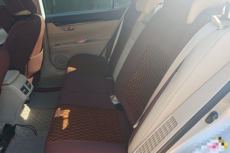 Used Lexus ES 2013 300h Elite Edition Left Rear Seat