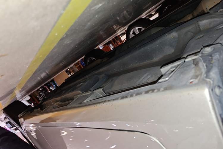 Used Lexus ES 2013 300h Elite Edition Left Side Sill
