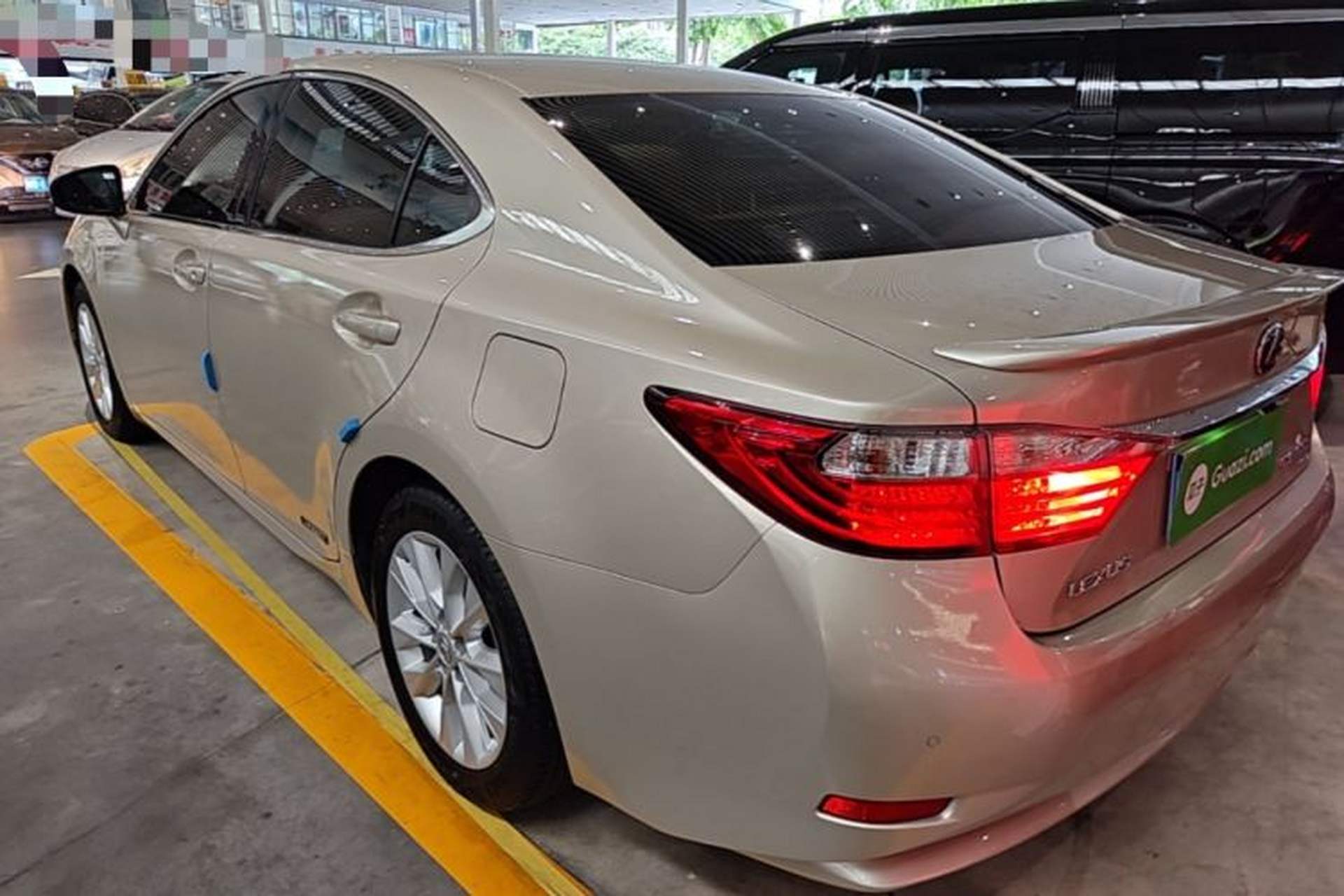 Used Lexus ES 2013 300h Elite Edition Rear Left 45 Deg