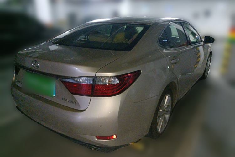 Used Lexus ES 2013 250 Elite Edition Rear Right 45 Deg