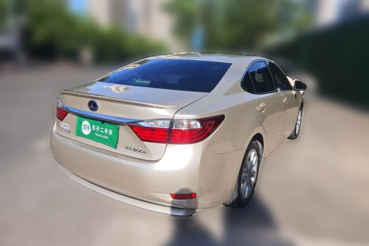 Used Lexus ES 2013 300h Elite Edition Rear Right 45 Deg