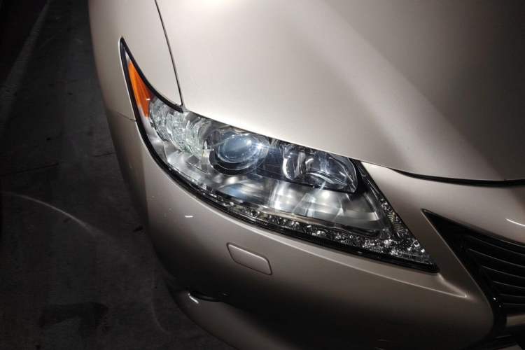 Used Lexus ES 2013 300h Elite Edition Right Front Headlight