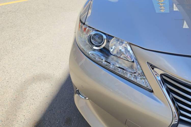Used Lexus ES 2013 250 Elite Edition Right Front Headlight