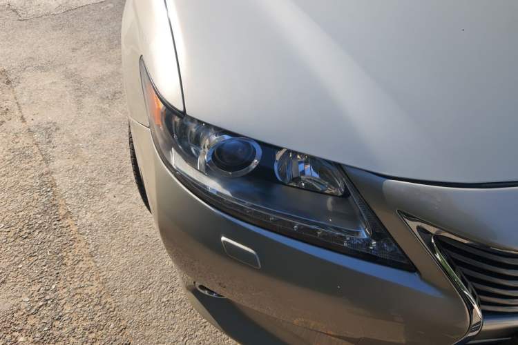 Used Lexus ES 2013 300h Elite Edition Right Front Headlight