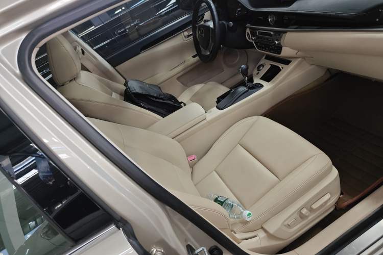 Used Lexus ES 2013 250 Elite Edition Right Front Seat