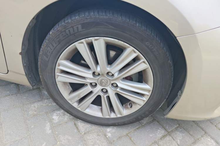 Used Lexus ES 2013 250 Elite Edition Right Front Wheel Hub
