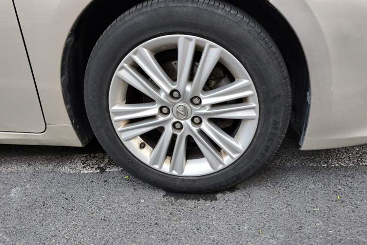 Used Lexus ES 2013 250 Elite Edition Right Front Wheel Hub