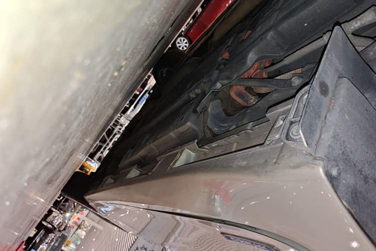 Used Lexus ES 2013 300h Elite Edition Right Side Sill