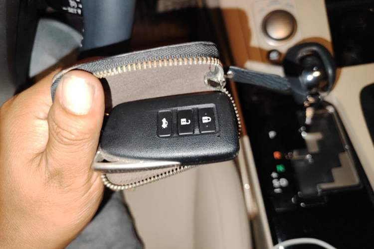 Used Lexus ES 2013 300h Elite Edition Vehicle Key