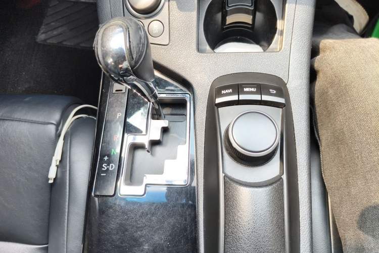 Used Lexus ES 2013 300h Elite Edition Gear Lever