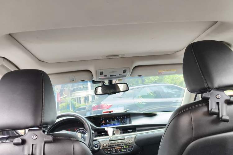Used Lexus ES 2013 300h Elite Edition Headliner