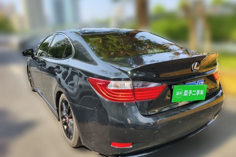 Used Lexus ES 2013 300h Elite Edition Rear Left 45 Deg