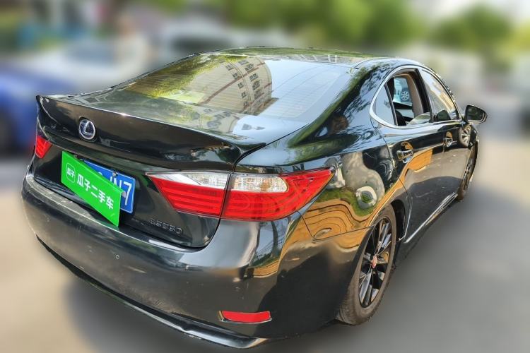 Used Lexus ES 2013 300h Elite Edition Rear Right 45 Deg