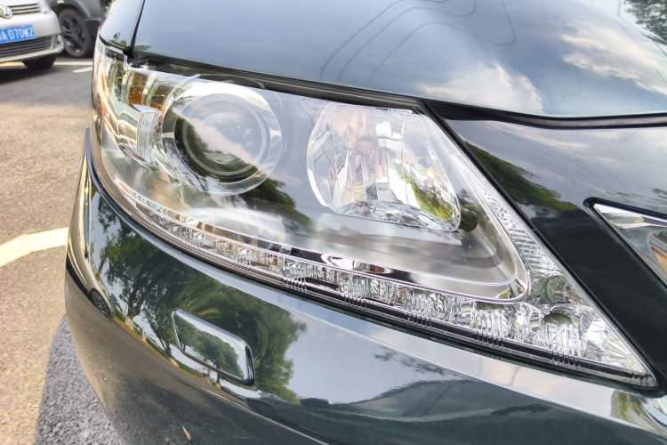 Used Lexus ES 2013 300h Elite Edition Right Front Headlight