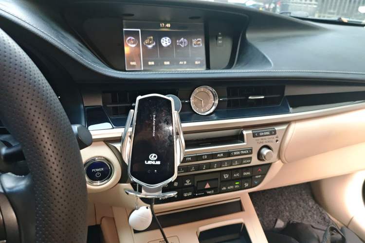 Used Lexus ES 2013 300h Elite Edition Audio And AC Panel