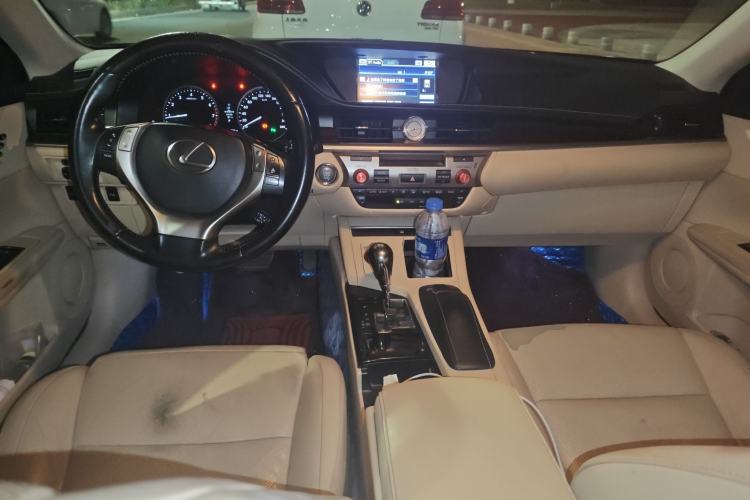 Used Lexus ES 2013 250 Mark Levinson Limited Edition Center Console