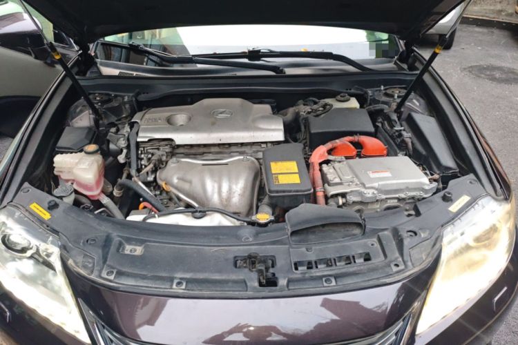 Used Lexus ES 2013 300h Elite Edition Engine Bay